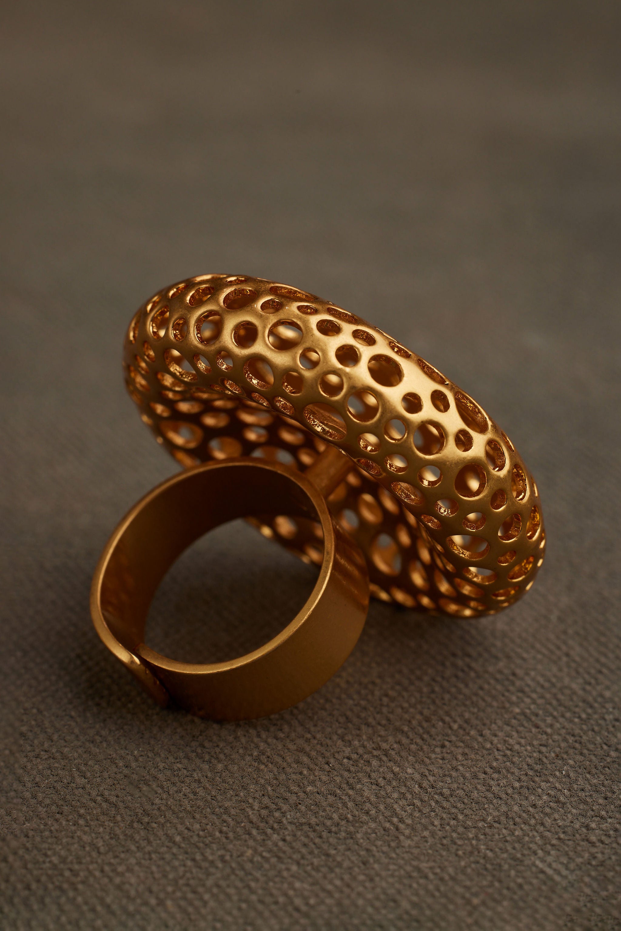 ERKO-gold-cage-ring-back