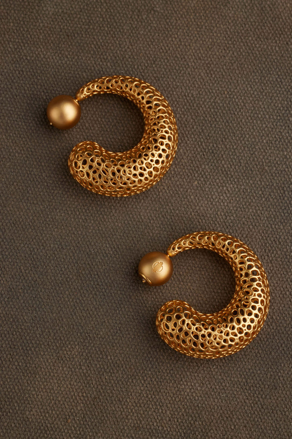 KALA-GOLD-HOOP-SMALL-CLOSE-VIEW.