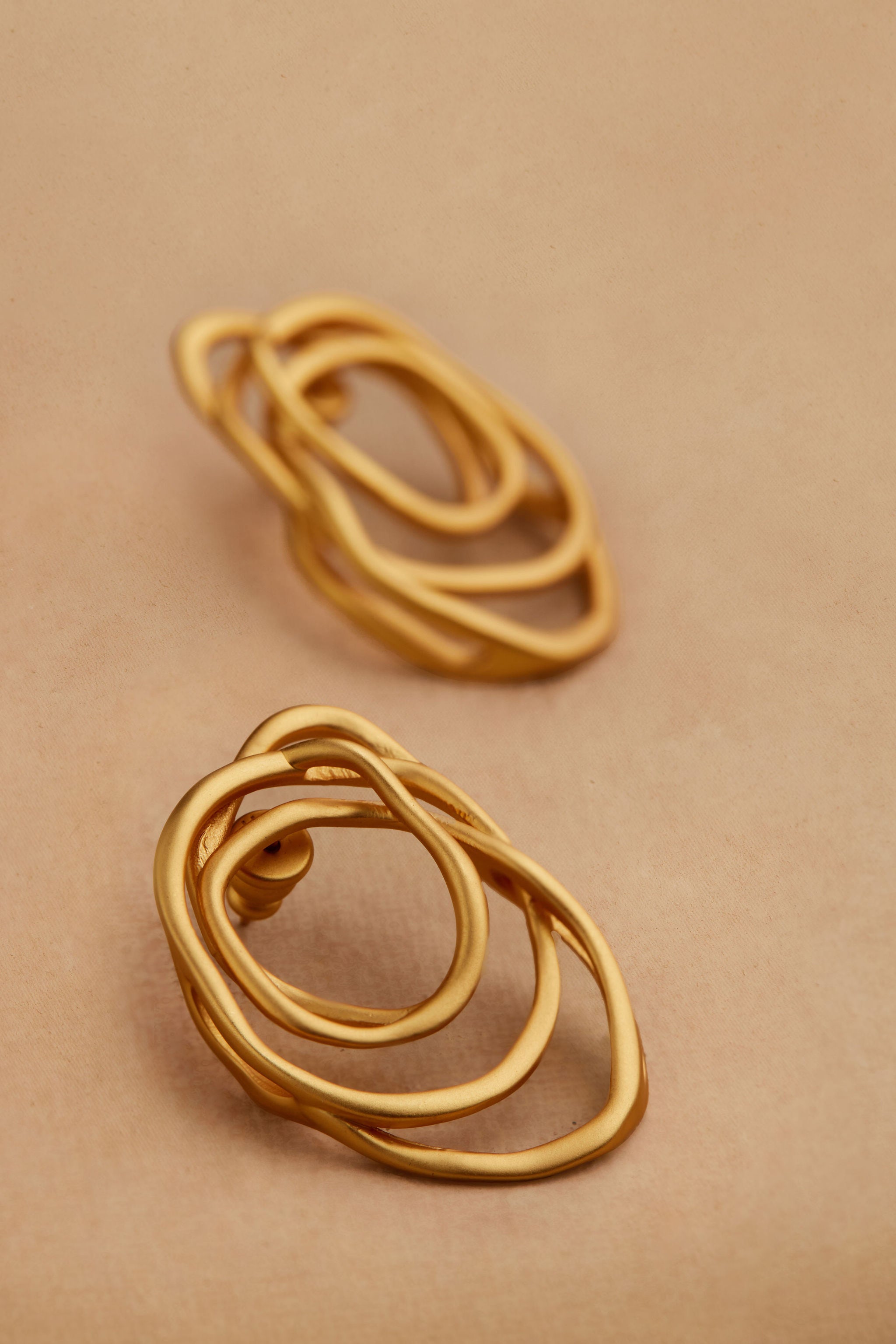 AELE EARRING